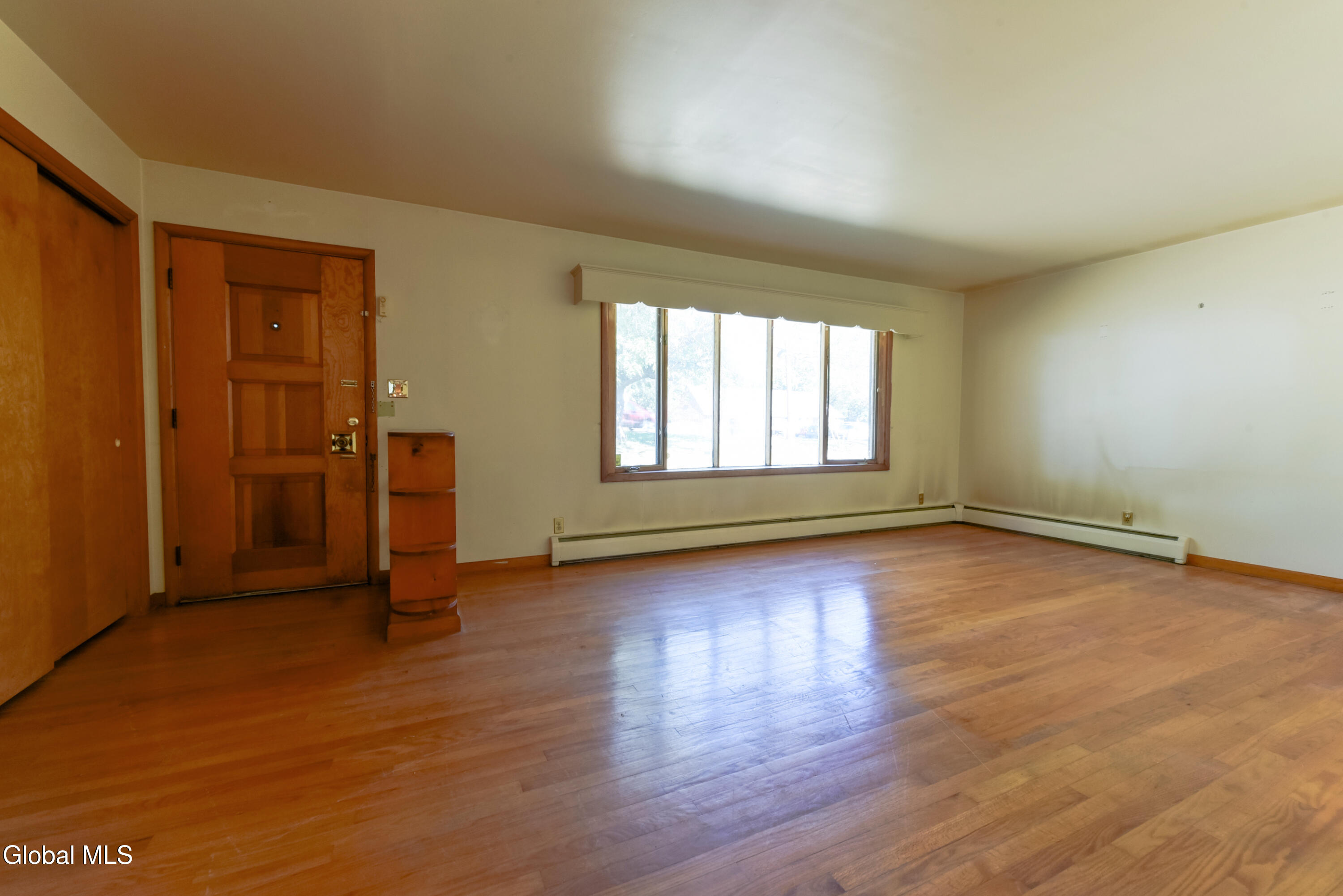 386 Church Road Albany, NY 12203 - Photo 7 of 63 10