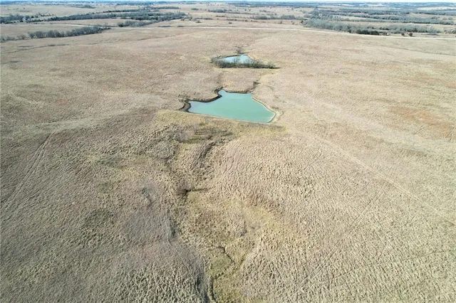 $1,840,000 | 0 Bradford Road, Harveyville, KS 66431