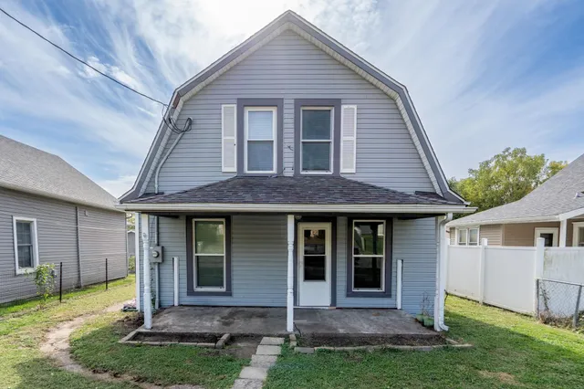 $112,000 | 2216 New Hampshire Street, Muscatine, IA 52761