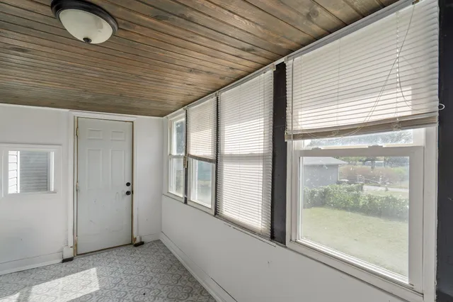 $112,000 | 2216 New Hampshire Street, Muscatine, IA 52761