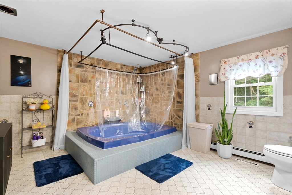 39 Hilltop Road Holbrook, MA 02343 - Photo 15 of 41 Gallery Image 15