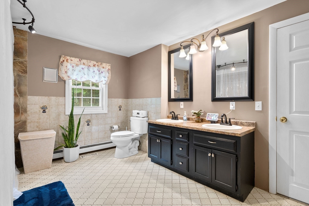 39 Hilltop Road Holbrook, MA 02343 - Photo 16 of 41 Gallery Image 16