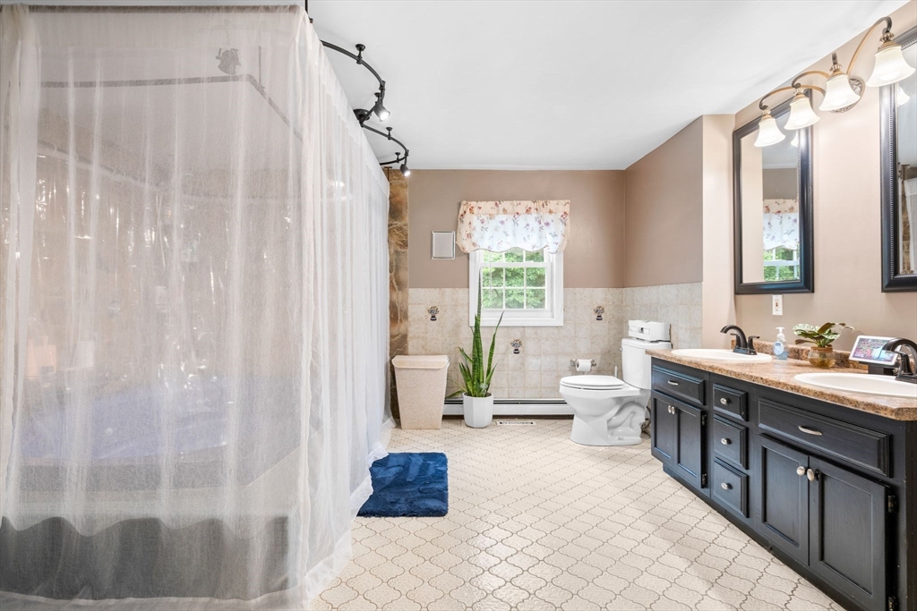 39 Hilltop Road Holbrook, MA 02343 - Photo 17 of 41 Gallery Image 17