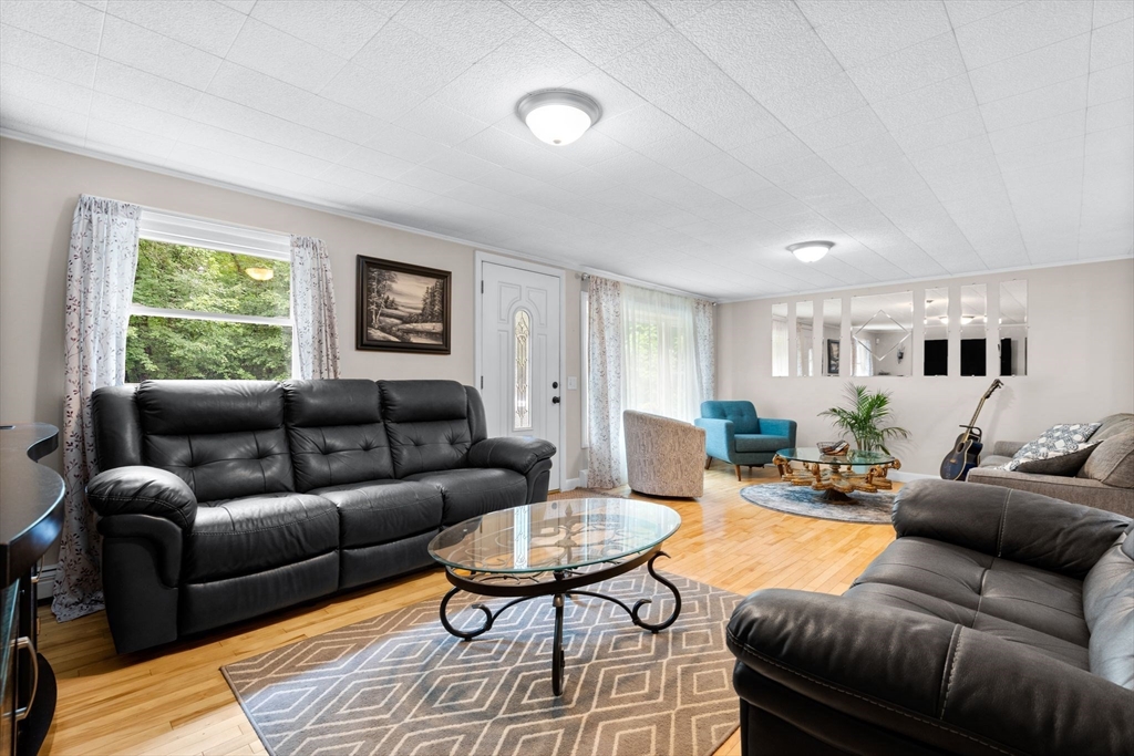 39 Hilltop Road Holbrook, MA 02343 - Photo 6 of 41 Gallery Image 6