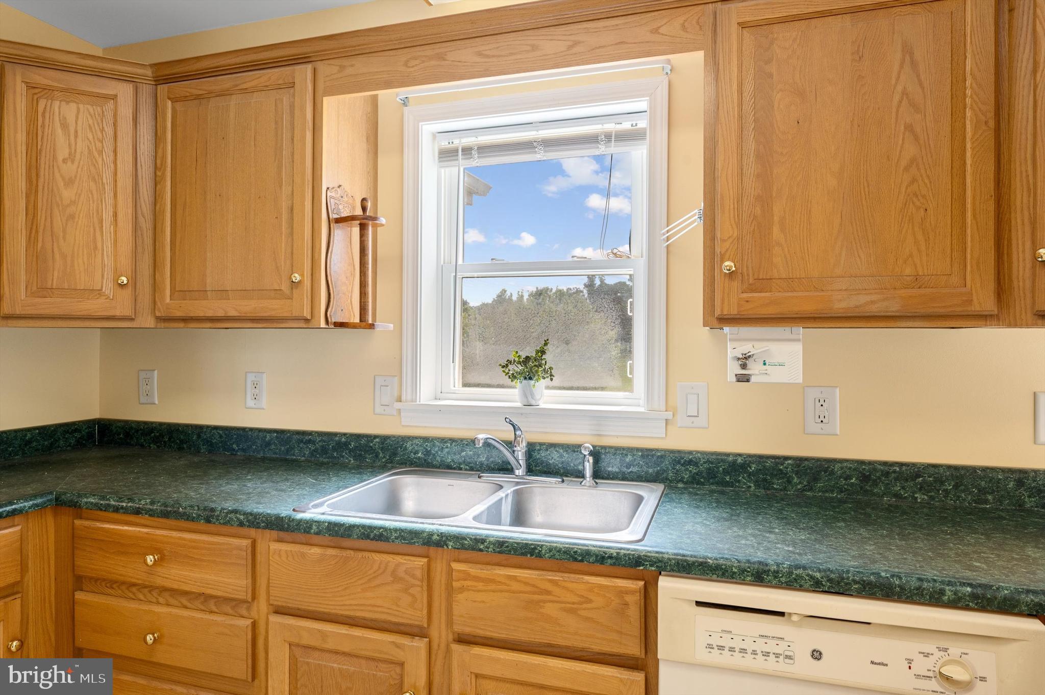 2713 Senseny Road Winchester, VA 22602 - Photo 19 of 49 Kitchen 4
