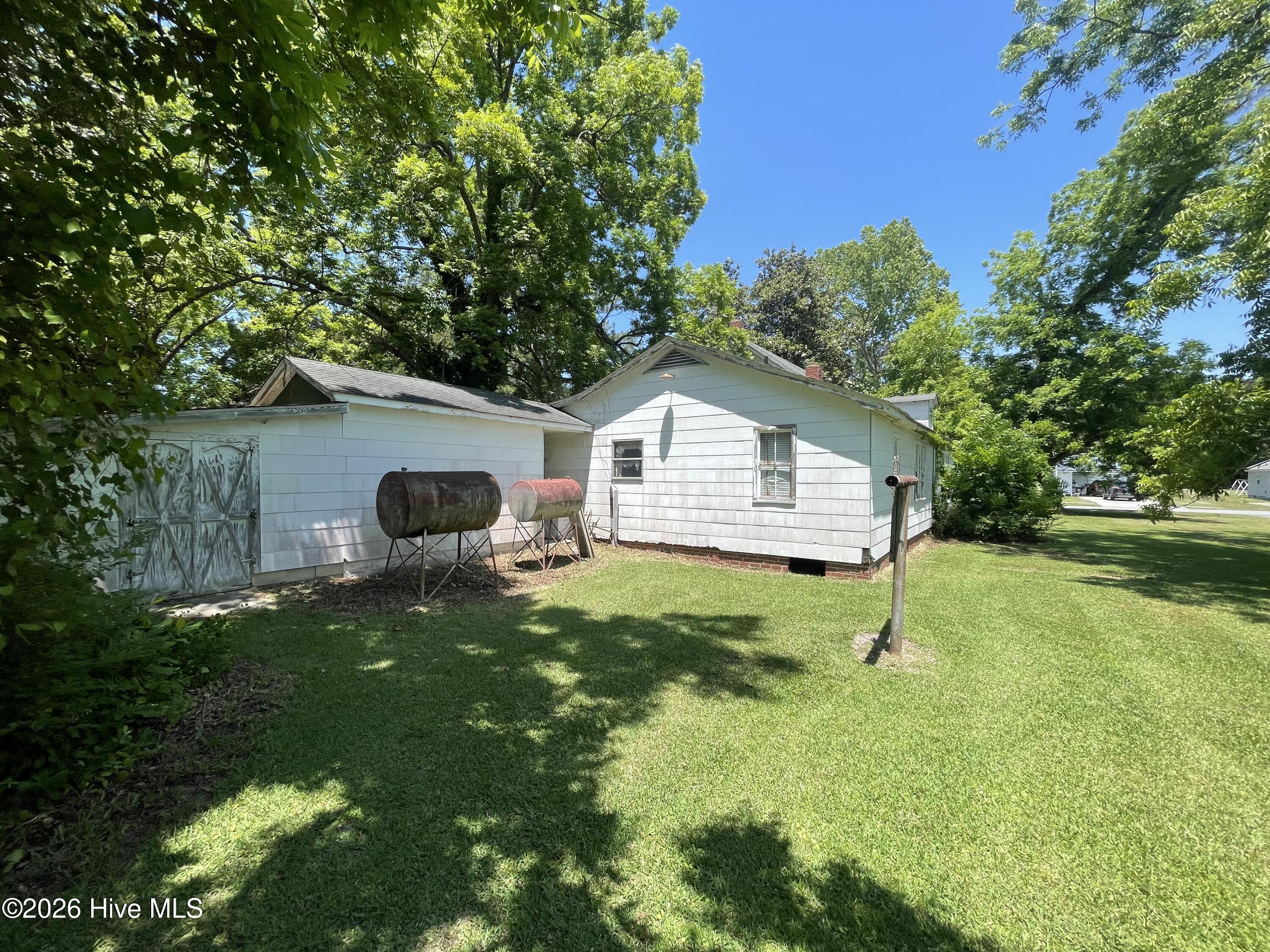 303 Boush Street Roper, NC 27970 - Photo 4 of 6