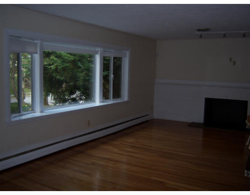 28 Levbert Road Newton, MA 02459 - Photo 4 of 14
