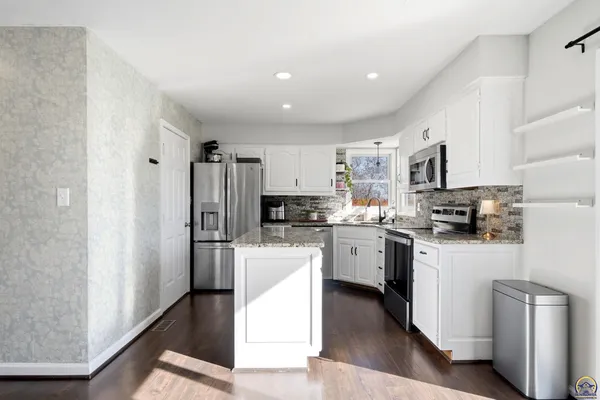 $450,000 | 3456 Southwest Brandywine Court, Topeka, KS 66614