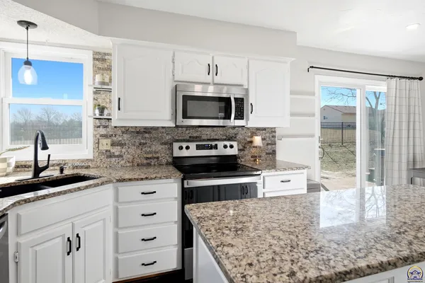 $450,000 | 3456 Southwest Brandywine Court, Topeka, KS 66614