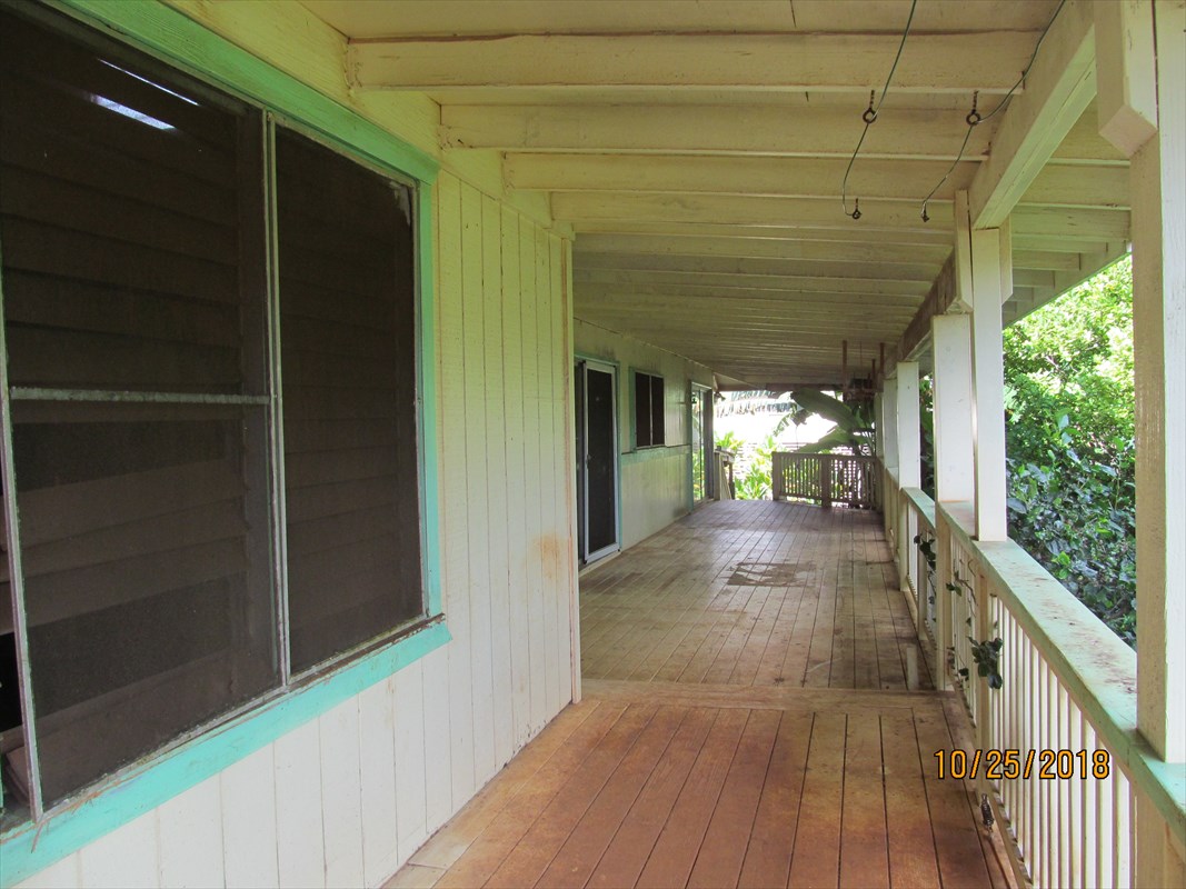 4938 Laipo Road Kapaa, HI 96746 - Photo 4 of 10 a view of a porch