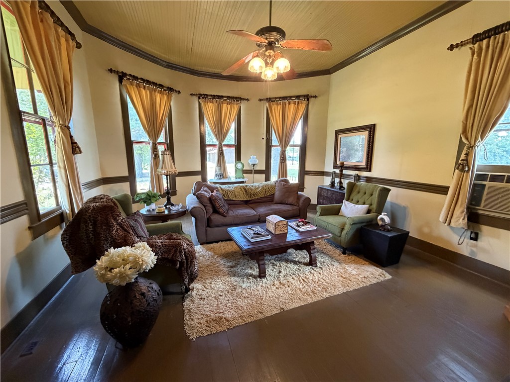 1100 Maple Calvert, TX 77837 - Photo 15 of 32 a living room with furniture and a large window