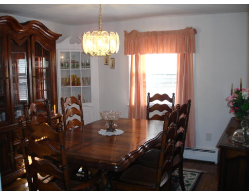 15 Overland Street Springfield, MA 01118 - Photo 3 of 7