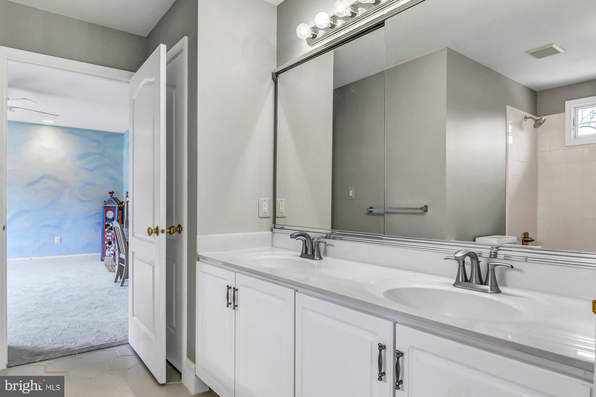 12846 Parapet Way Herndon, VA 20171 - Photo 44 of 72