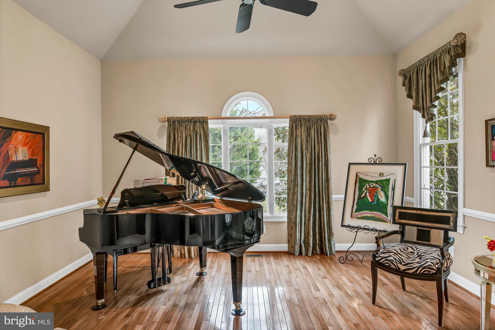 12846 Parapet Way Herndon, VA 20171 - Photo 8 of 72