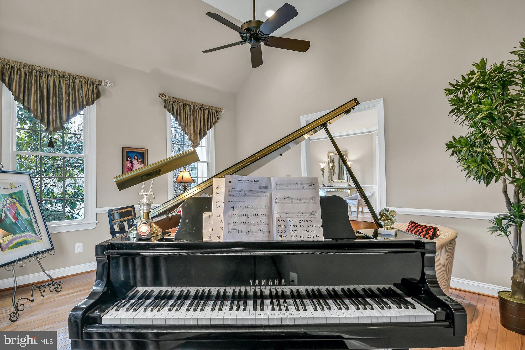 12846 Parapet Way Herndon, VA 20171 - Photo 9 of 72