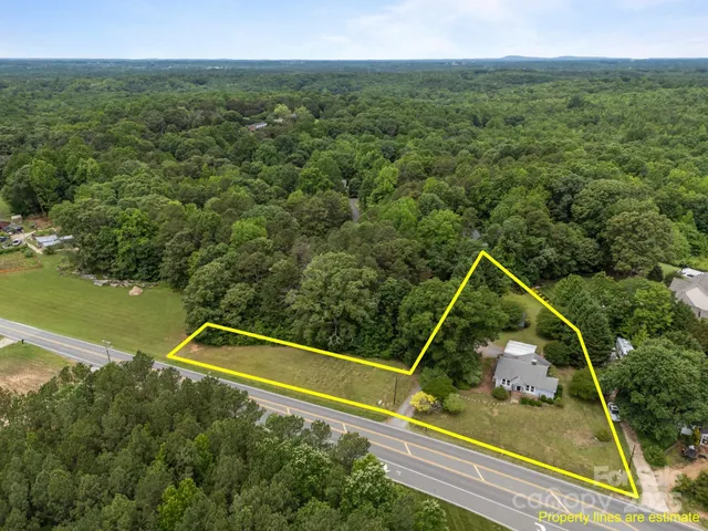 a view of a tennis court