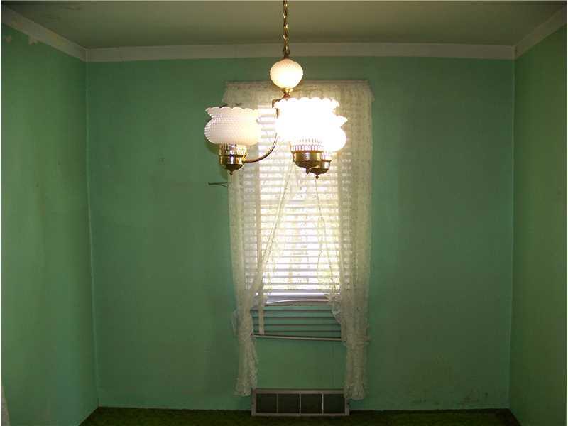 615 Big Knob Road Rochester, PA 15074 - Photo 3 of 8 Dining Room.