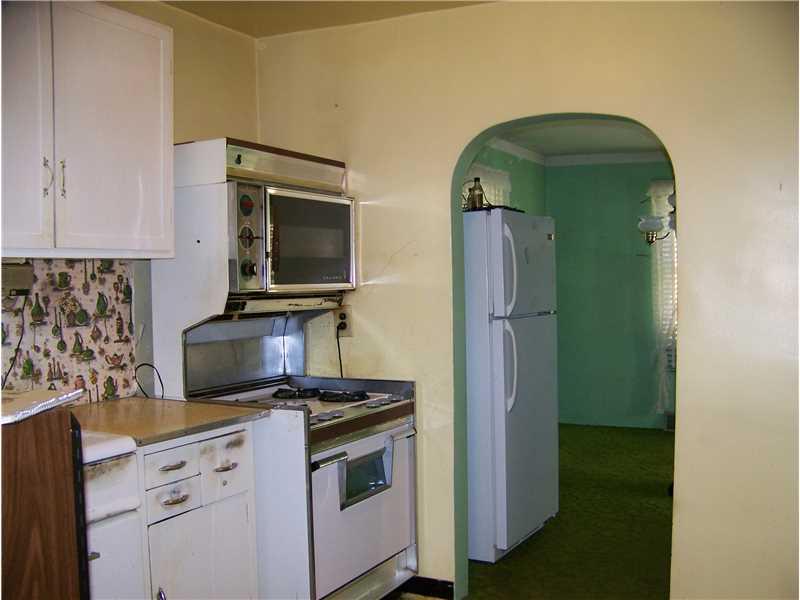 615 Big Knob Road Rochester, PA 15074 - Photo 5 of 8 Cafeteria/Kitchen.