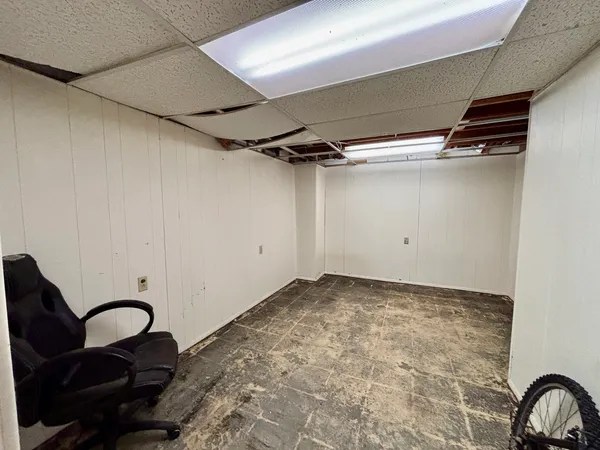 $159,900 | 911 Kenmore Road, Rockford, IL 61108