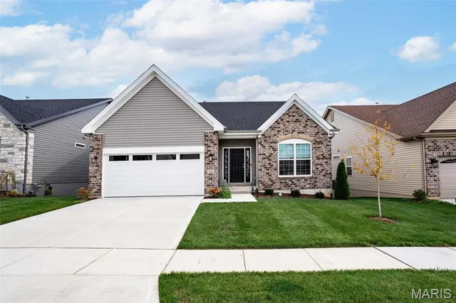 $622,423 | 4 Challenger Court, O'Fallon, MO 63366