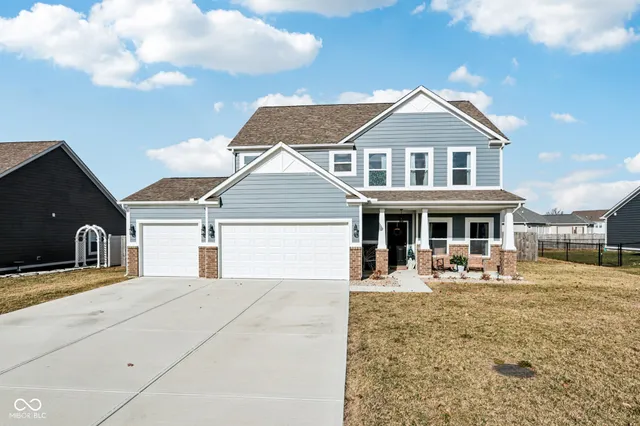 $369,900 | 35 Manchester Drive, Trafalgar, IN 46181