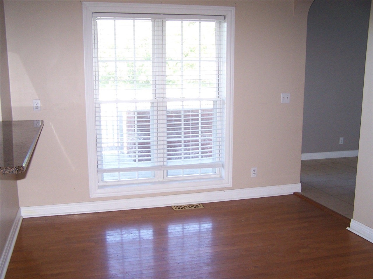 176 Fox Ridge Glasgow, KY 42141 - Photo 3 of 34 Gallery Image 3
