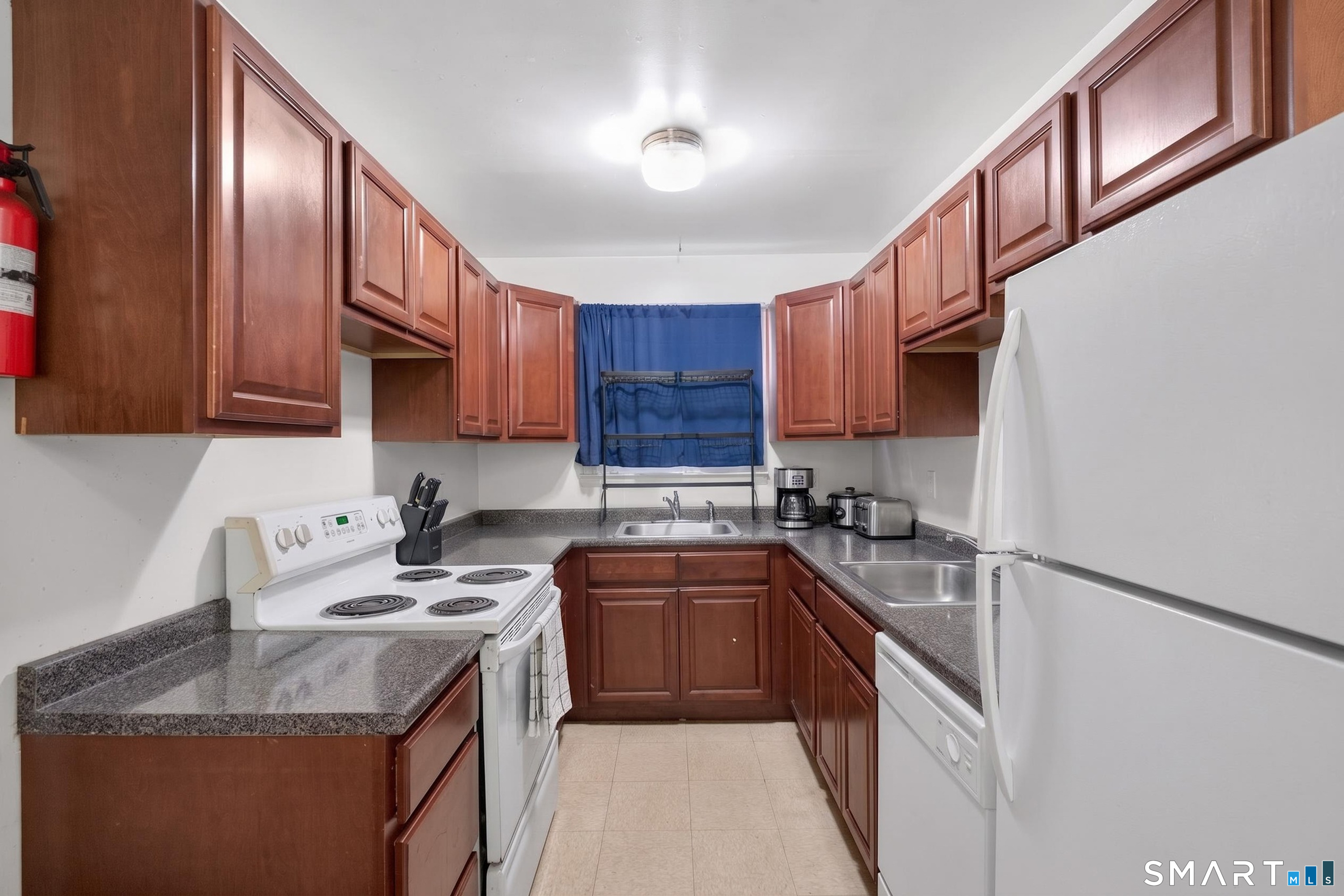 626 Stillman Street Bridgeport, CT 06608 - Photo 20 of 38