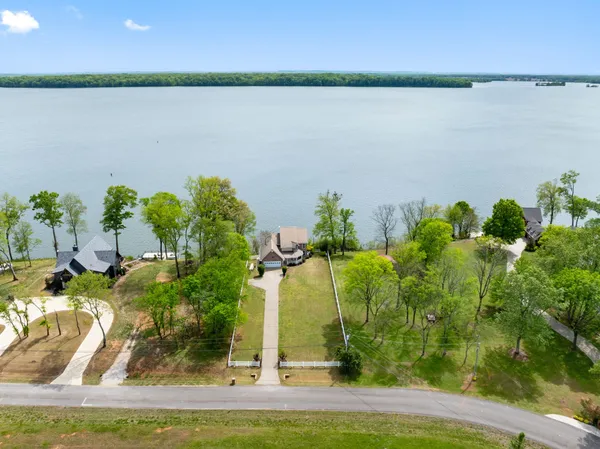 $829,900 | 920 County Road 33, Killen, AL 35645