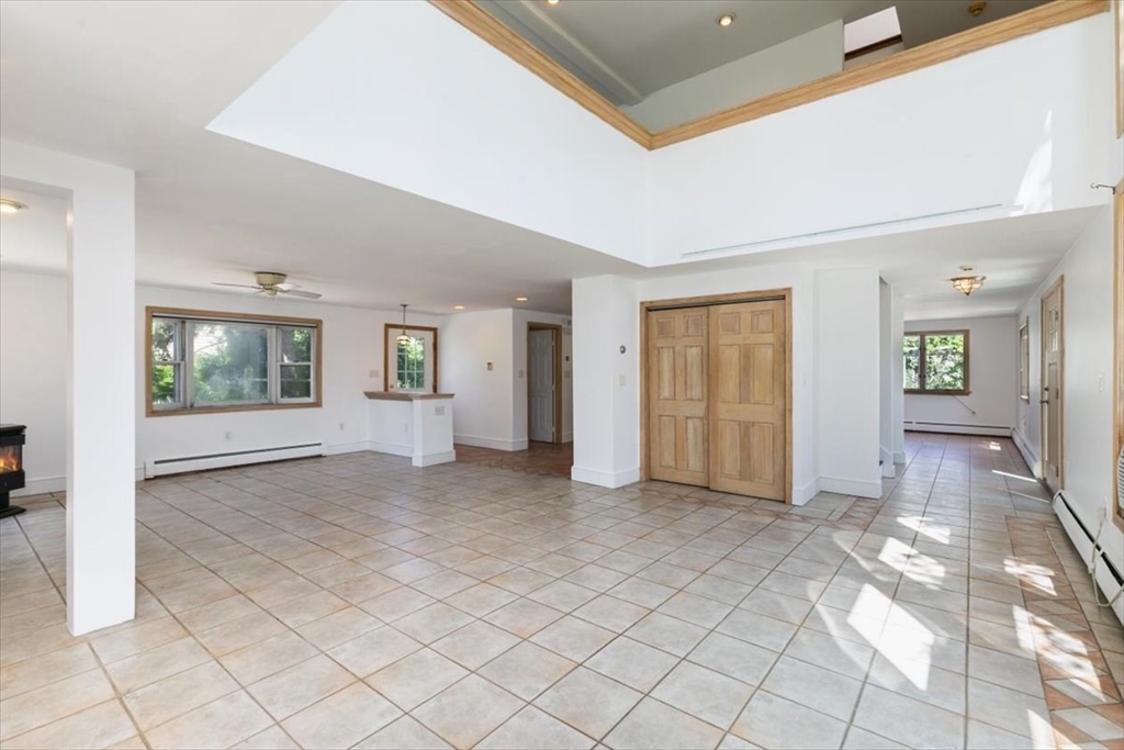 16 Crescent Avenue Beverly, MA 01915 - Photo 5 of 37