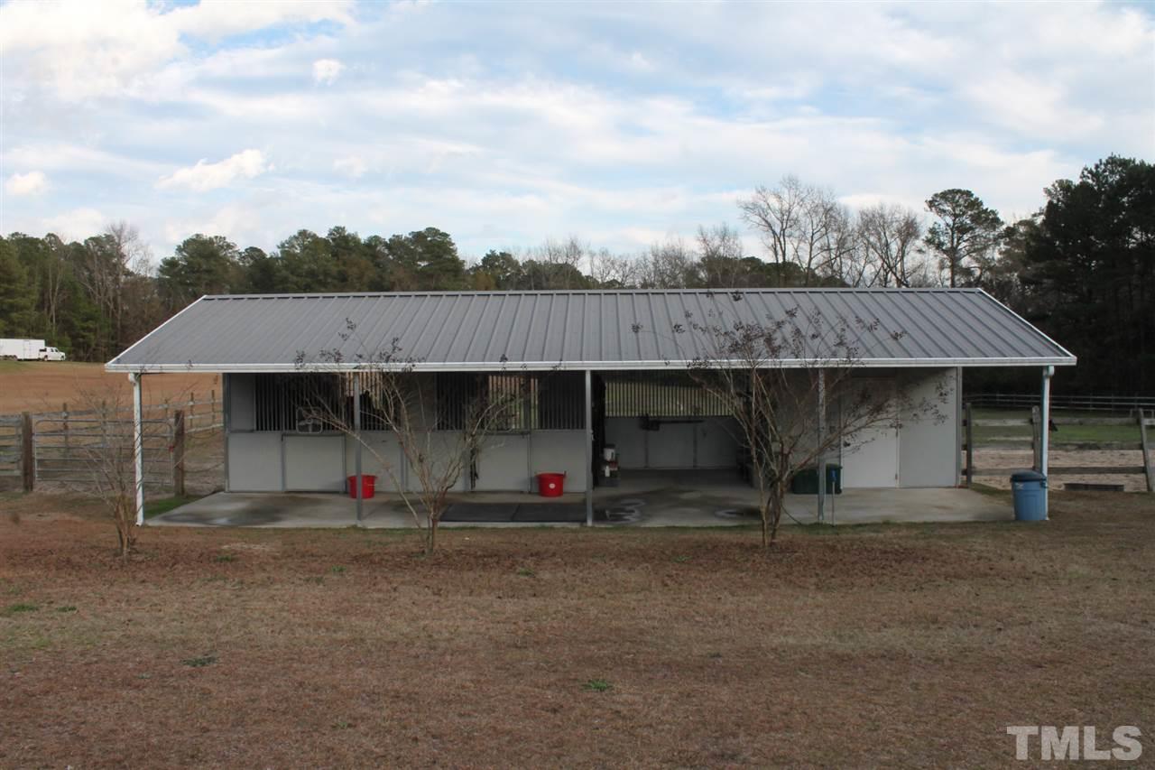 2601 Federal Road Benson, NC 27504 - Photo 22 of 24 an outdoor space with wooden fence