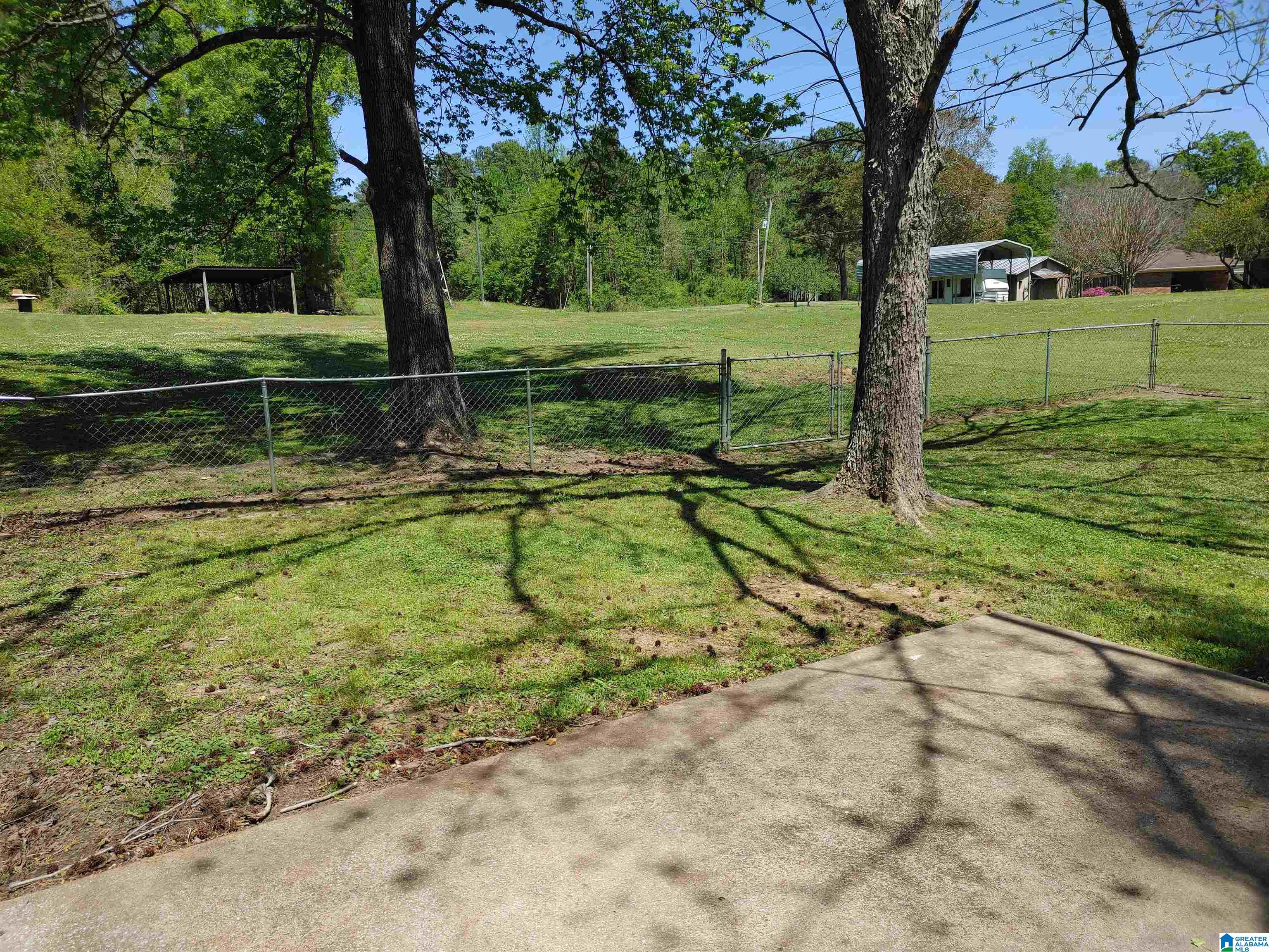 1004 Magnolia Circle Sylacauga, AL 35150 - Photo 2 of 16