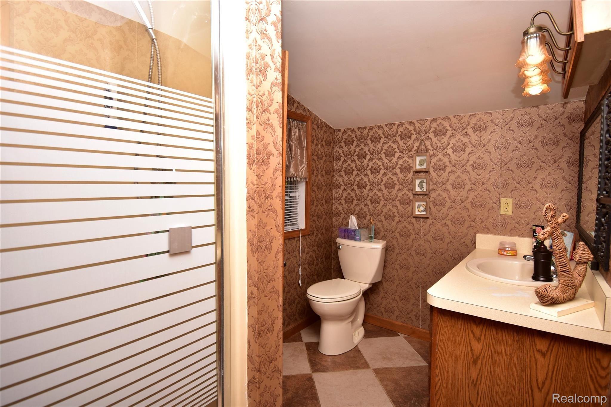 9246 Dexter-Pinckney Road Pinckney, MI 48169 - Photo 13 of 26 11 BATHROOM.JPG