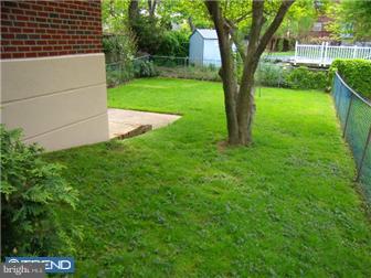 444 Rennard Street Philadelphia, PA 19116 - Photo 11 of 12 Exterior Side