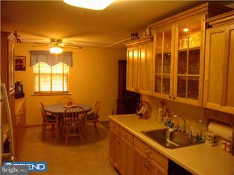 444 Rennard Street Philadelphia, PA 19116 - Photo 7 of 12 Kitchen