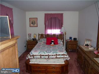 444 Rennard Street Philadelphia, PA 19116 - Photo 8 of 12 Bedroom - Main