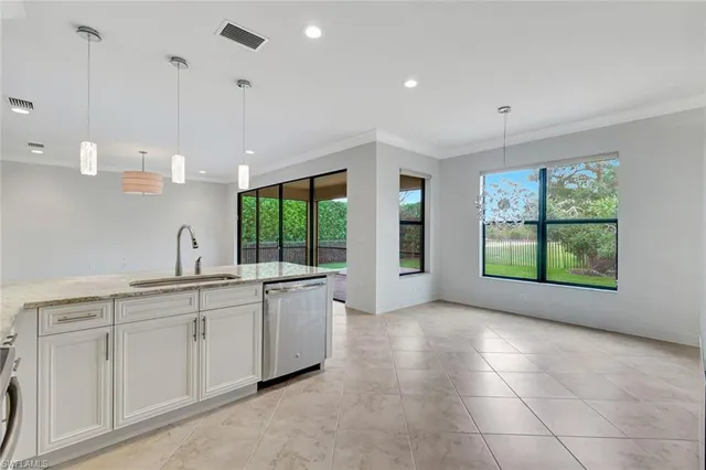 $949,000 | 3430 Tigris Lane, Naples, FL 34119