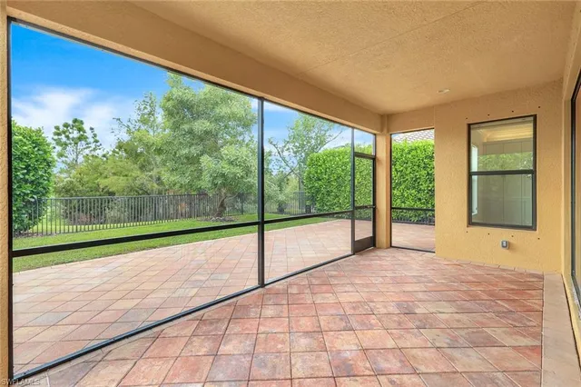 $949,000 | 3430 Tigris Lane, Naples, FL 34119