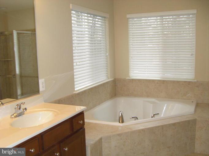 2857 Packer Street Winchester, VA 22601 - Photo 14 of 27 Master Bath