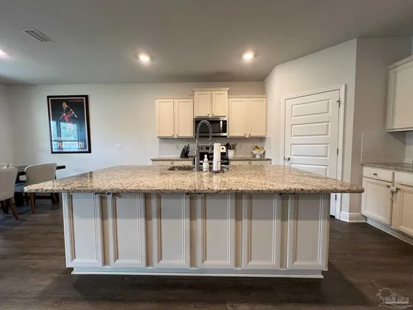 $2,500 | 8026 Burnside Loop, Pensacola, FL 32526