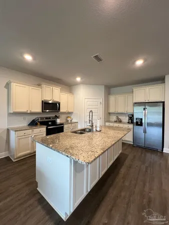 $2,500 | 8026 Burnside Loop, Pensacola, FL 32526