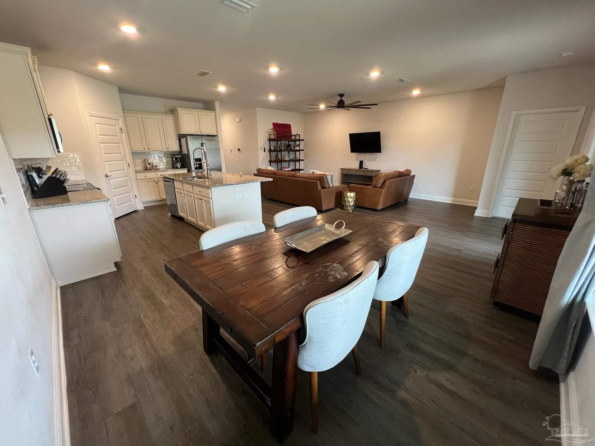 8026 Burnside Loop Pensacola, FL 32526 - Photo 17 of 34