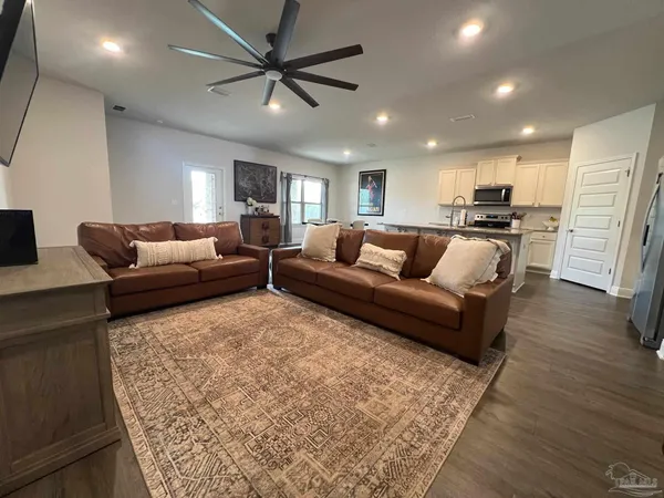 $2,500 | 8026 Burnside Loop, Pensacola, FL 32526