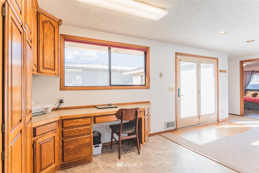 2178 Hamilton Road Northeast Moses Lake, WA 98837 - Photo 12 of 35 Gallery Image 12
