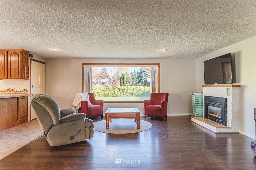2178 Hamilton Road Northeast Moses Lake, WA 98837 - Photo 4 of 35 Gallery Image 4
