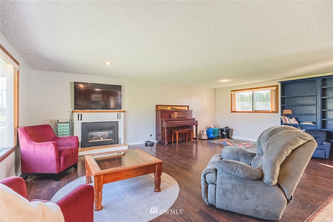 2178 Hamilton Road Northeast Moses Lake, WA 98837 - Photo 5 of 35 Gallery Image 5