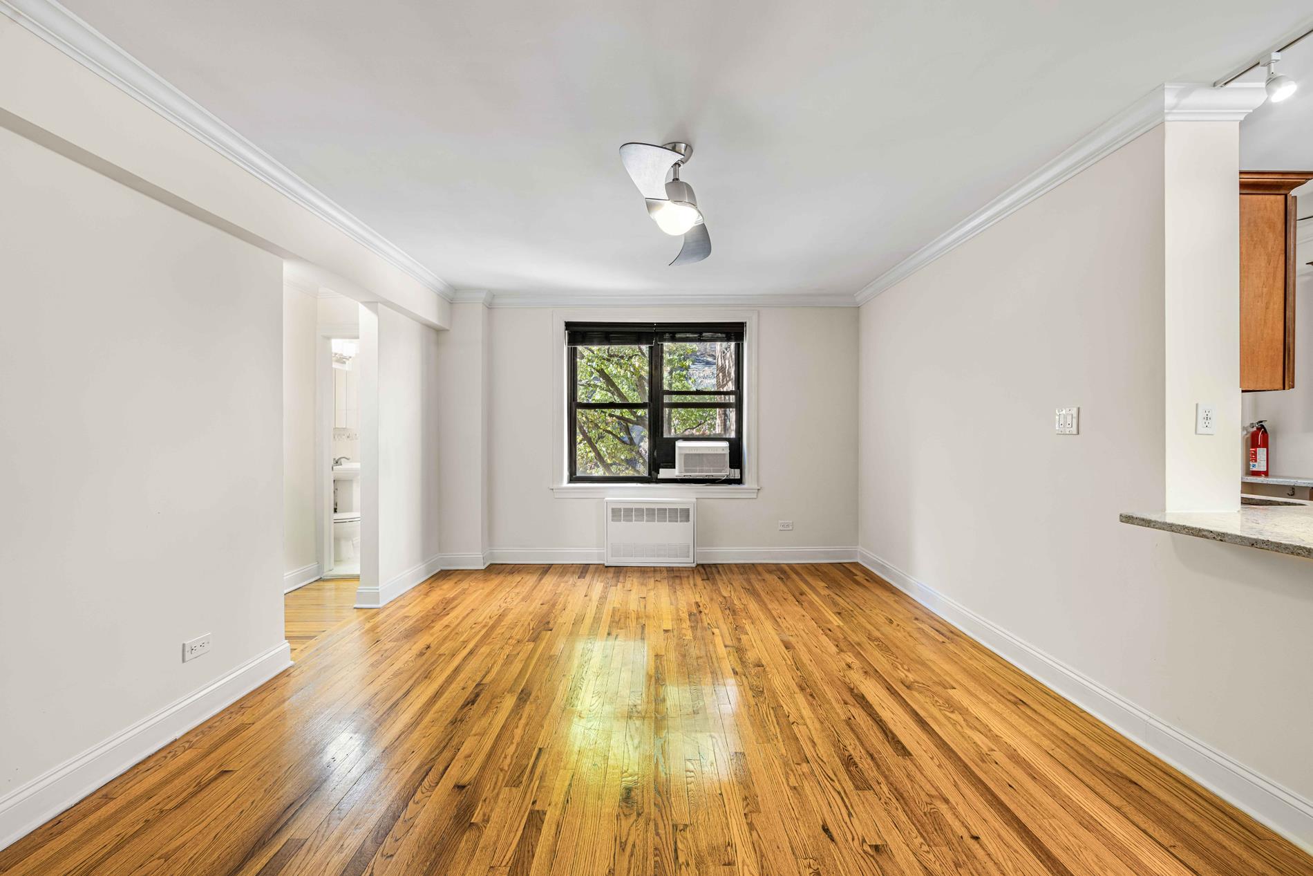 245 Bennett Avenue, Unit 5A Manhattan, NY 10040 - Photo 4 of 13