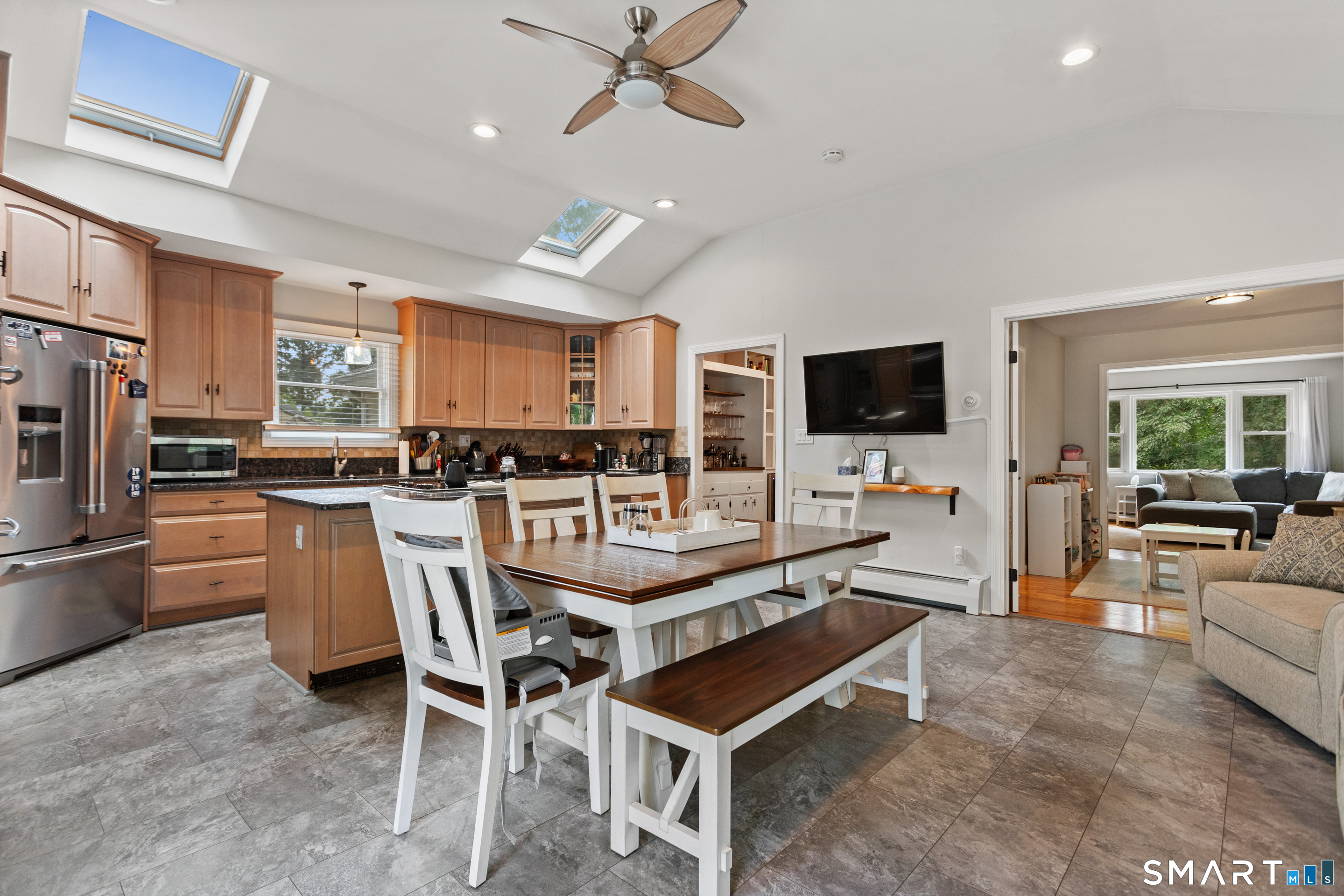 41 Wilkes Road Danbury, CT 06811 - Photo 7 of 39