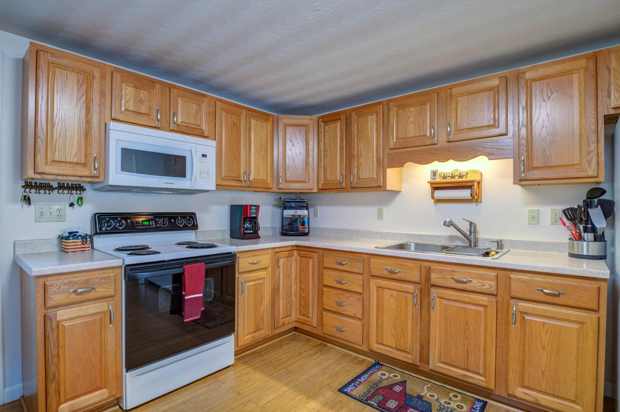 199 Old Portland Road North Waterboro, ME 04061 - Photo 2 of 25 Kitchen
