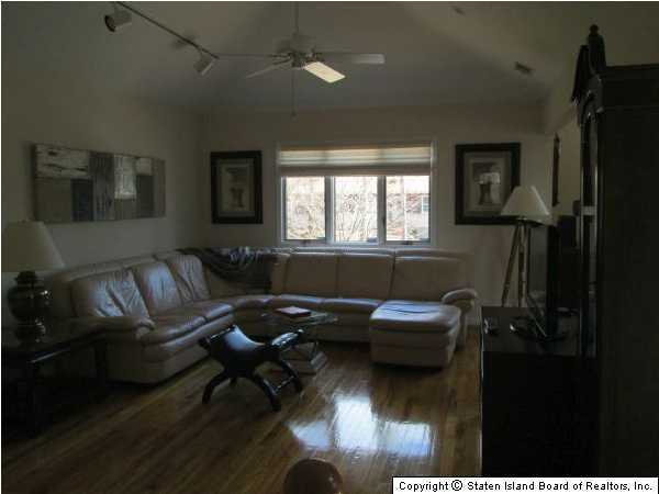 2210 Clove Road Staten Island, NY 10305 - Photo 3 of 18 Additional Photo