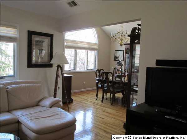 2210 Clove Road Staten Island, NY 10305 - Photo 5 of 18 Additional Photo